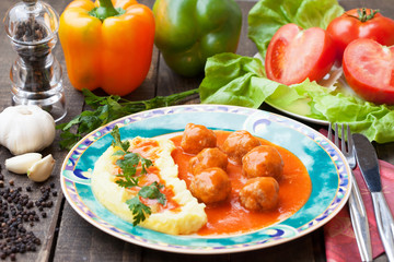 meatballs in tomato sauce