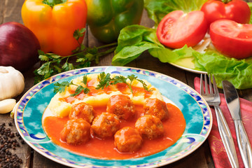 meatballs in tomato sauce