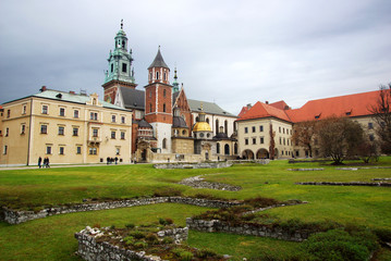 Fototapeta na wymiar Katedra na Wawelu na Wawelu w Krakowie (Kraków)