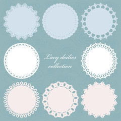 Set of cute lacy doilies on floral background. - obrazy, fototapety, plakaty