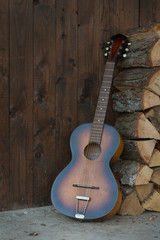 Gitarre mit Holz © Rebel