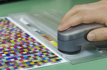 spectrophotometer measurment of color patches on Test Arch