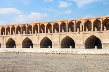 Fototapeta na wymiar View of Si-o-se bridge in Esfahan, Iran
