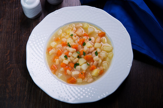 Vegetable soup with white beans