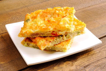 Tuna and vegetables pizza bites