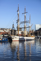 Fototapeta na wymiar Tall Ship in Bristol Harbour UK