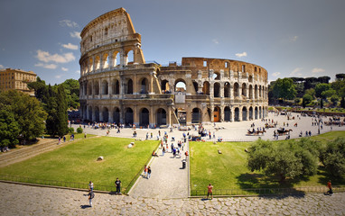 Fototapeta na wymiar Piazza del Colosseo, Rzym