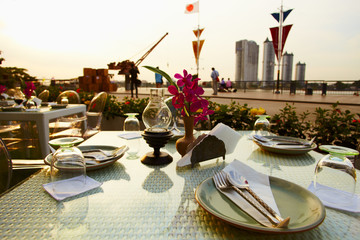 Tableware on the street