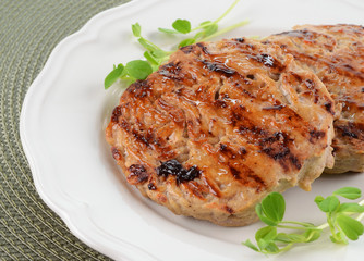 Grilled turkey burgers