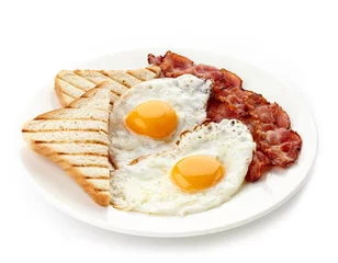 Crédence de cuisine en verre imprimé Oeufs sur le plat Petit déjeuner avec œufs au plat, bacon et toasts