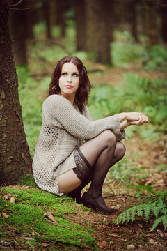 sexy frau im wald