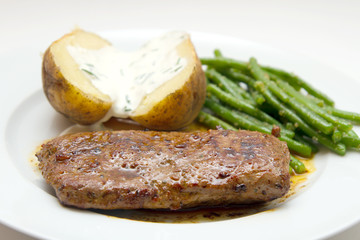 Lamb fillet with beans and potatao
