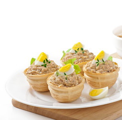 Tartlets with fish paste and egg