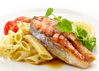 grilled salmon steak slices