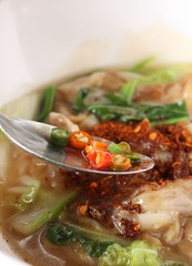 Fried noodle and gravy