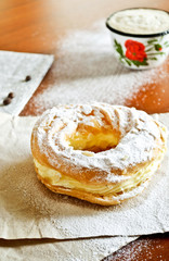 Pastry filled with custard