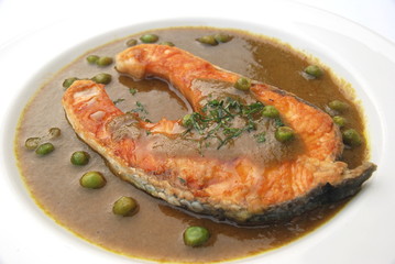 salmon fried with green chili sauce