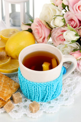 Obraz na płótnie Canvas Cup of tea with lemon close up