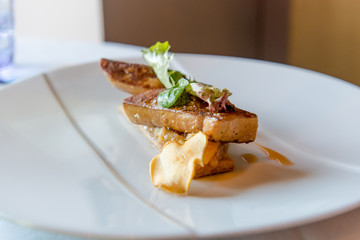 Foie gras poêlé sur toast © Pictures news