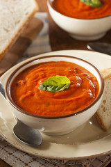 Creamy Tomato Basil Bisque Soup