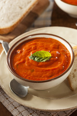 Creamy Tomato Basil Bisque Soup