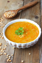 Traditional Russian pea soup