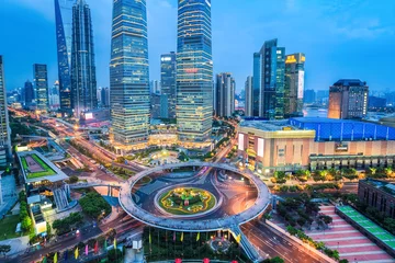 Photo sur Plexiglas Shanghai centre-ville de shanghai à la tombée de la nuit