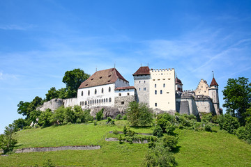 Fototapeta na wymiar Lenzburg zamek