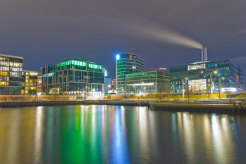 Fototapeta na wymiar Hamburg Hafencity Grasbrookhafen w nocy