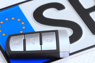 KFZ-Kennzeichen mit Autoschlüssel