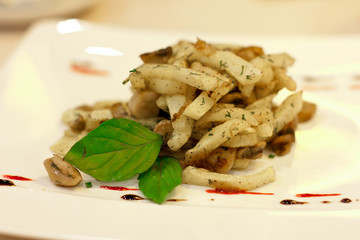 fried potatoes with mushrooms