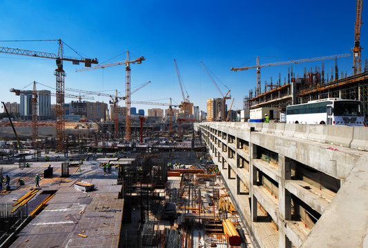 Construction continues unabated in Doha, Qatar