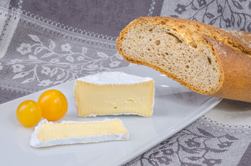 Camembert mit Brot 3