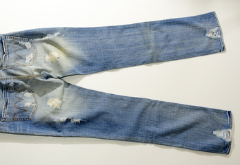 Jeans strappati