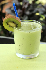 Kiwi smoothie