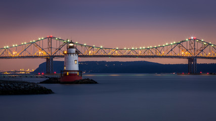 The Little White Lighthouse and the Tappan Zee bridge © mandritoiu