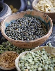 Obraz premium dried peas on bowl