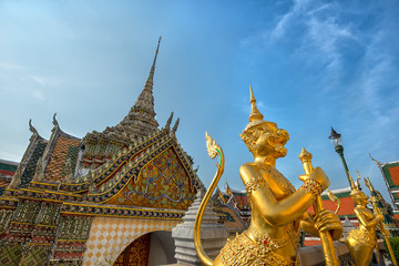Fototapeta premium Wat Phra Kaew temple building in Bangkok - Thailand