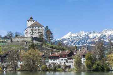 Fototapeta na wymiar Papieru, Stare Miasto, Zamek, Will Góry, Alpy Szwajcarskie, Szwajcaria