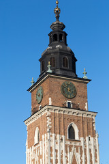 Fototapeta na wymiar Wieża ratuszowa na głównym placu w Krakowie