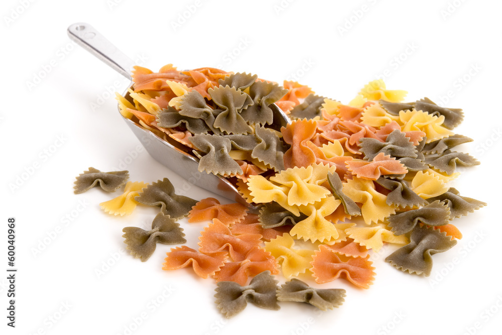 Poster schaufel mit pasta farfalle