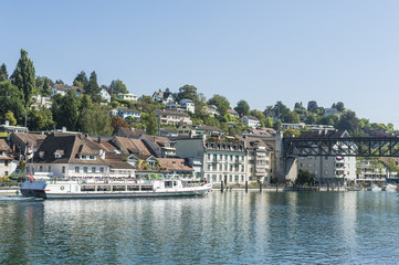 Obraz premium Schaffhausen, Altstadt, Rhein, Rheinufer, Schifffahrt, Schweiz