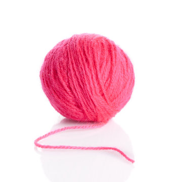 recommend clip art: Ball of knitting yarn on a white background