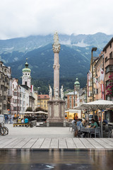 Fototapeta na wymiar Święty Anne Kolumna w Innsbruck, Austria.