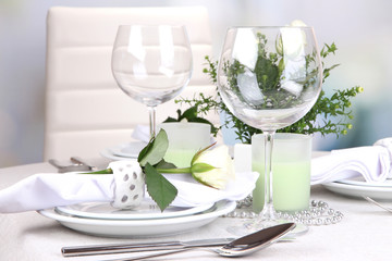 Table arrangement in restaurant