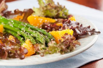 Asparagus salad with oranges and hemp seeds