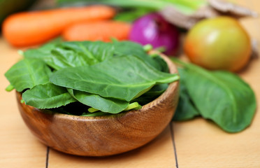 Fresh spinach with some other vegetables
