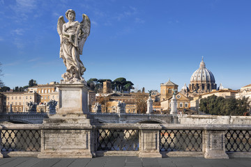 Naklejka premium Basilique Saint-pierre de Rome depuis de pont San'Angelo