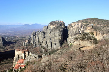 Fototapeta na wymiar greek orthodox church and monastery on a pinnacle of rock in meteora 