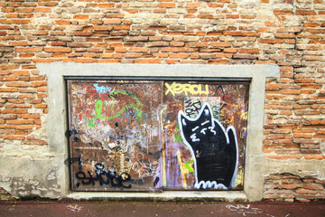 Brik wall with graffiti elements